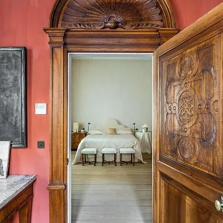 Vintage Luxury Jaccuzi Apartment *