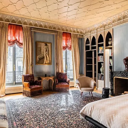 Vintage Luxury Jaccuzi Apartment *