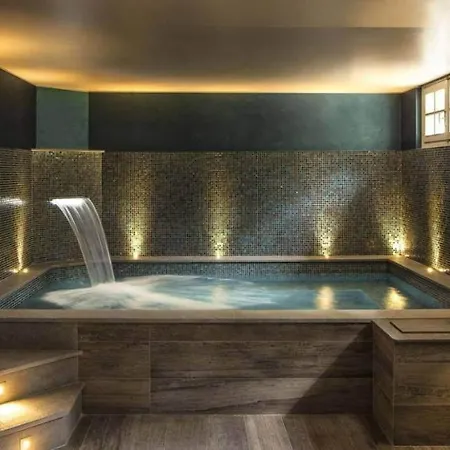 Vintage Luxury Jaccuzi Paris